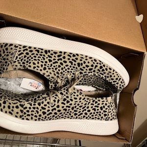 Leopard Bobs